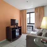 Omar do Rio - FO 407 ApartHotel com Garagem, Piscina, Sauna, Limpeza diária e Academia a 50 metros da Praia de Ipanema e 300 metros da Praia de Copacabana