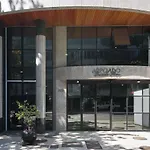 Omar do Rio - FO 407 ApartHotel com Garagem, Piscina, Sauna, Limpeza diária e Academia a 50 metros da Praia de Ipanema e 300 metros da Praia de Copacabana