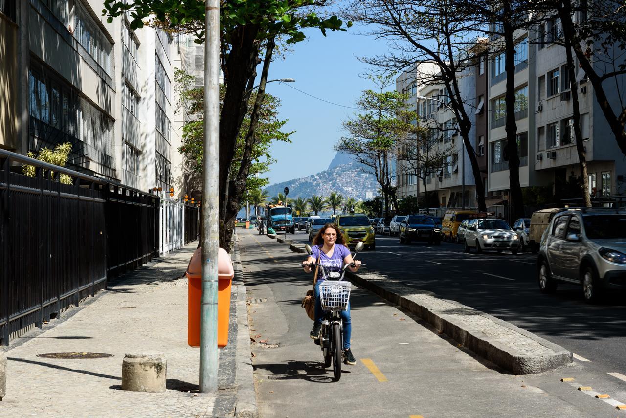 Omar do Rio - FO 407 ApartHotel com Garagem, Piscina, Sauna, Limpeza diária e Academia a 50 metros da Praia de Ipanema e 300 metros da Praia de Copacabana Apartamento